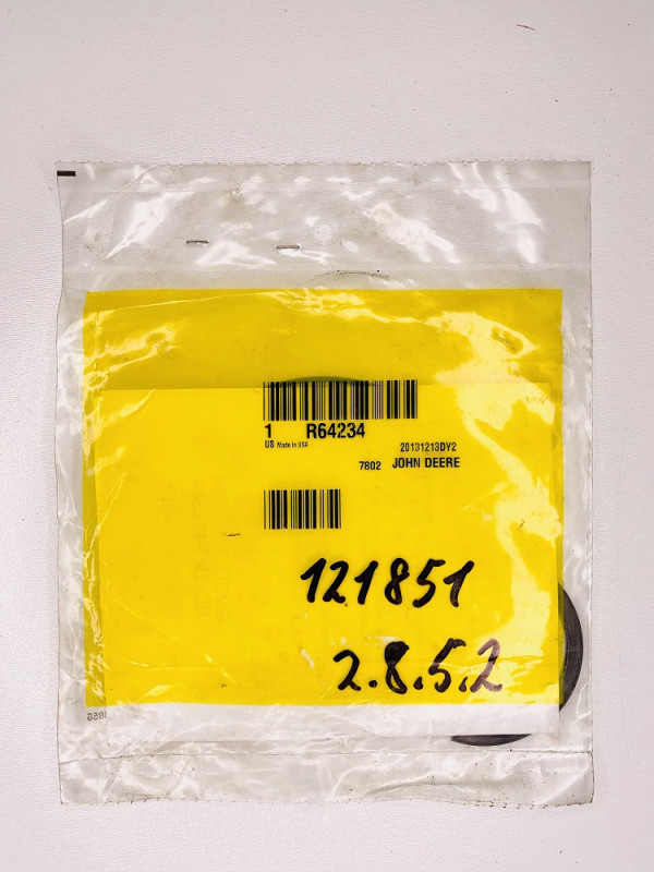 Кільце стопорне R64234